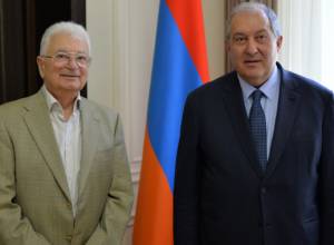 President Sarkissian and academician Yuri Oganessian exchangeviews on prospects of science development in Armenia