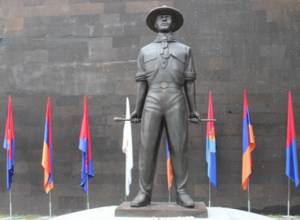 Գյումրիում բացվեց Հ.Մ.Ը.Մ-ի ռահվիրա Վահան Չերազի արձանը