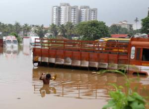 Floods continue to kill people in India