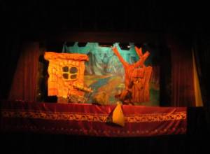 Abonement system to add audience to oldest puppet theater