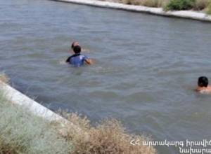 Rescuers take citizen out of canal