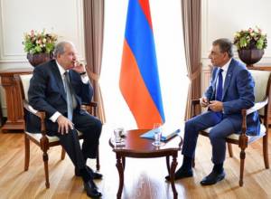 Armen Sarkissian and Ara Babloyan meet