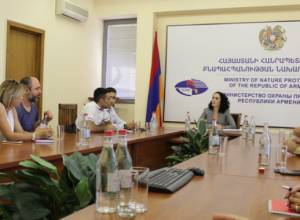 Մեկանգամյա օգտագործման պլաստիկից հրաժարման հարցերը քննարկվել են ռեստորանների և հանրային սննդի ցանցերի հետ