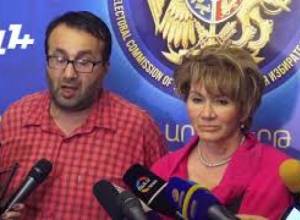 Անահիտ Թարխանյանը ԿԸՀ ներկայացրեց գրանցման համար անհրաժեշտ փաստաթղթերը