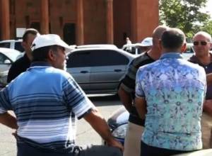 LIVE. Protest action of Armavir's grape producers