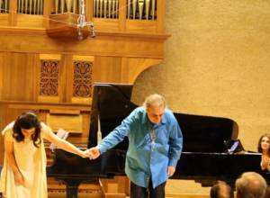 Отец и дочь на одной сцене