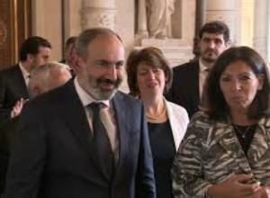 Փարիզի քաղաքապետարանում