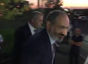 էդ դո՞ւք եք որոշողը՝ վարչապետ ընտրվելու է, թե ՝ոչ․  Նիկոլ Փաշինյան