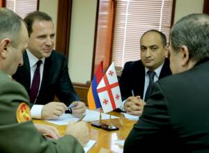 Министр обороны принял посла Грузии