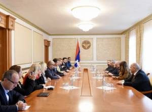 Бако Саакян принял мэра Валанса