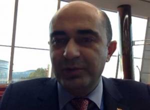 Конституционная революция: Новый термин о Бархатной революции: Эд. Марукян