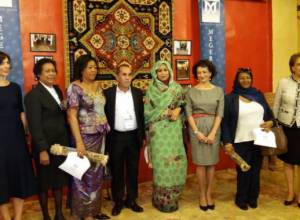 Супруги руководителей гуляют по Еревану