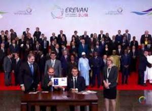 Մեկ նամականիշով նոր գեղաթերթիկ՝ նվիրված «Աշխարհահռչակ հայեր. Շառլ Ազնավուր» թեմային