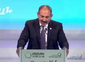 Վարչապետն առաջարկեց  ոչ  թե մեկ րոպե լռությամբ հարգել Ազնավուրի հիշատակը, այլ ծափահարել