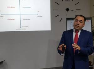 Սպասվում է գաղափարախոսությունների մրցակցություն. Ատոմ Մխիթարյան