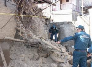 Рухнувший балкон в Сисиане – есть погибший