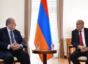 Президент Армен Саргсян принял посла РФ в Армении