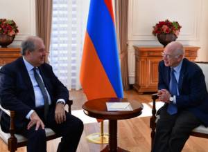 Президент принял профессора Колумбийского университета США Джона Билезикяна