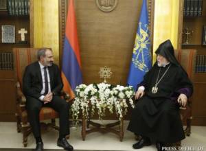 Pashinyan meets Catholicos Aram I