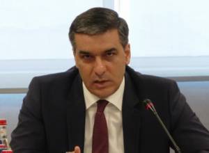 По вопросу автомобилей с правым рулем Арман Татоян провел телефонный разговор с грузинским коллегой