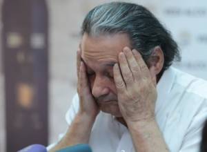 Ձայն գնելու փող չկա. Ահարոն Ադիբեկյան