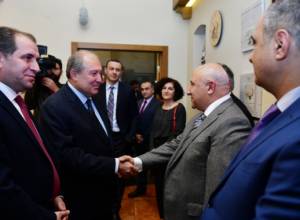 Президент Армен Саргсян встретился с представителями армянской общины Беларуси