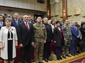 Бако Саакян принял участие в заседании 30-летия «Материнства»