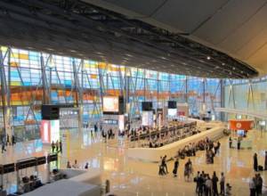 Предлагается переименовать аэропорт “Звартноц” именем Шарля Азнавура