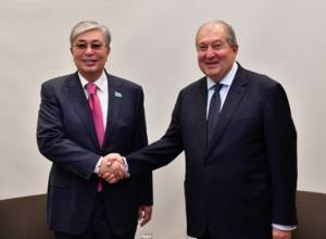 Президент встретился с председателем Сената Казахстана