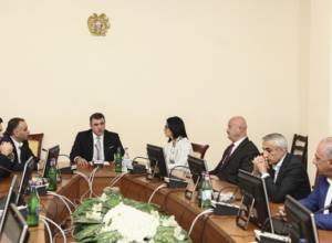 Следственная комиссия прослушивания провела закрытое заседание