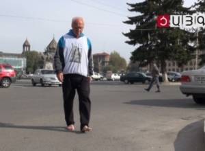 He runs 831 km barefoot in memory of earthquake victims