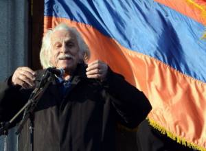 Ерванду Манаряну присуждено звание народного артиста