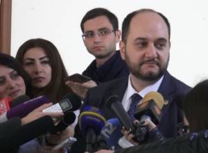 Դպրոցները զերծ կմնան քարոզչությունից՝ նախարարն է խոստանում