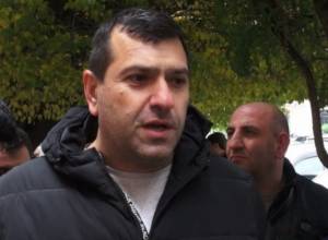 «Право руля» против перемещения рулей налево