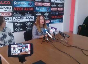 Zaruhi Postanjyan: One is intelligent, and one is a &quot;duxov,&quot; this is a game