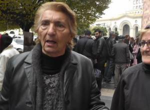 Мы люди, которые должны жить так, как подобает человеку: акция напротив правительства