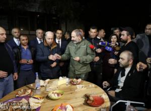 Надеюсь, что мы сможем жить достойно Роберту Абаджяну: Пашинян