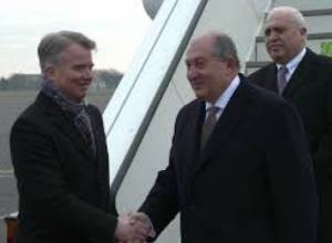Ինչպես դիմավորեցին Արմեն Սարգսյանին