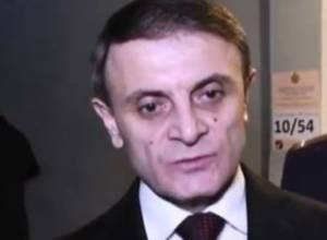 Chief of Police votes early in morning