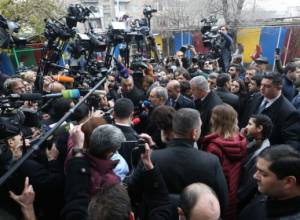 Мощный, мощный, мощный народ: Запись Никола Пашиняна в фейсбук