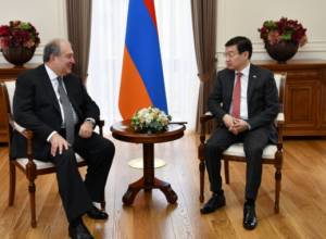 Президент принял посла Казахстана в Армении