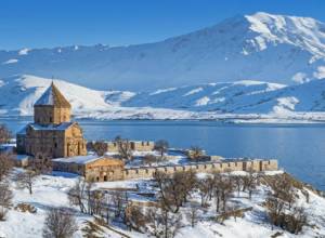 Запущен экспресс-поезд из Анкары к озеру Ван