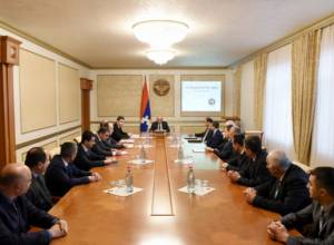 Бако Саакян принял сотрудников «Арцахэнерго»