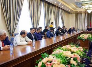 Գագիկ Ծառուկյանը բնակարաններ և ավտոմեքենաներ է նվիրել լավագույն մարզիկներին