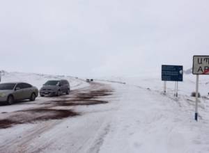 Snowstorm stops on Lanjik highway