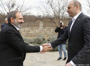 Никол Пашинян провел неформальную встречу с премьер-министром Грузии Мамукой Бахтадзе