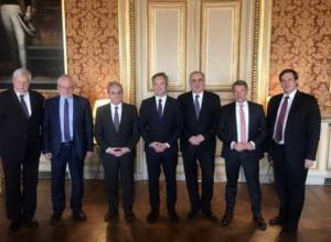 Встреча между Зограбом Мнацаканяном и Эльмаром Мамедьяровым продлилась около 4 часов