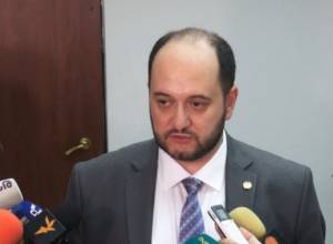 Director will receive a reprimand - minister has surprise visit to school