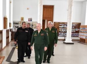 Начальник военной полиции МО посетил 102-ю военную базу РФ