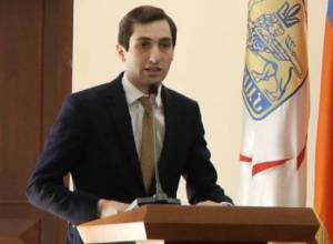 Ավանի թաղապետի տեղակալը ցուցարար ծեծող ՀՀԿ-ական է. Դավիթ Խաժակյան